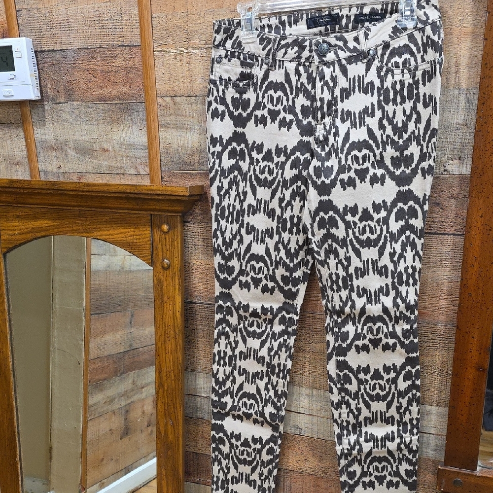 Jessica Simpson Black and White Patterned Skinny Pants